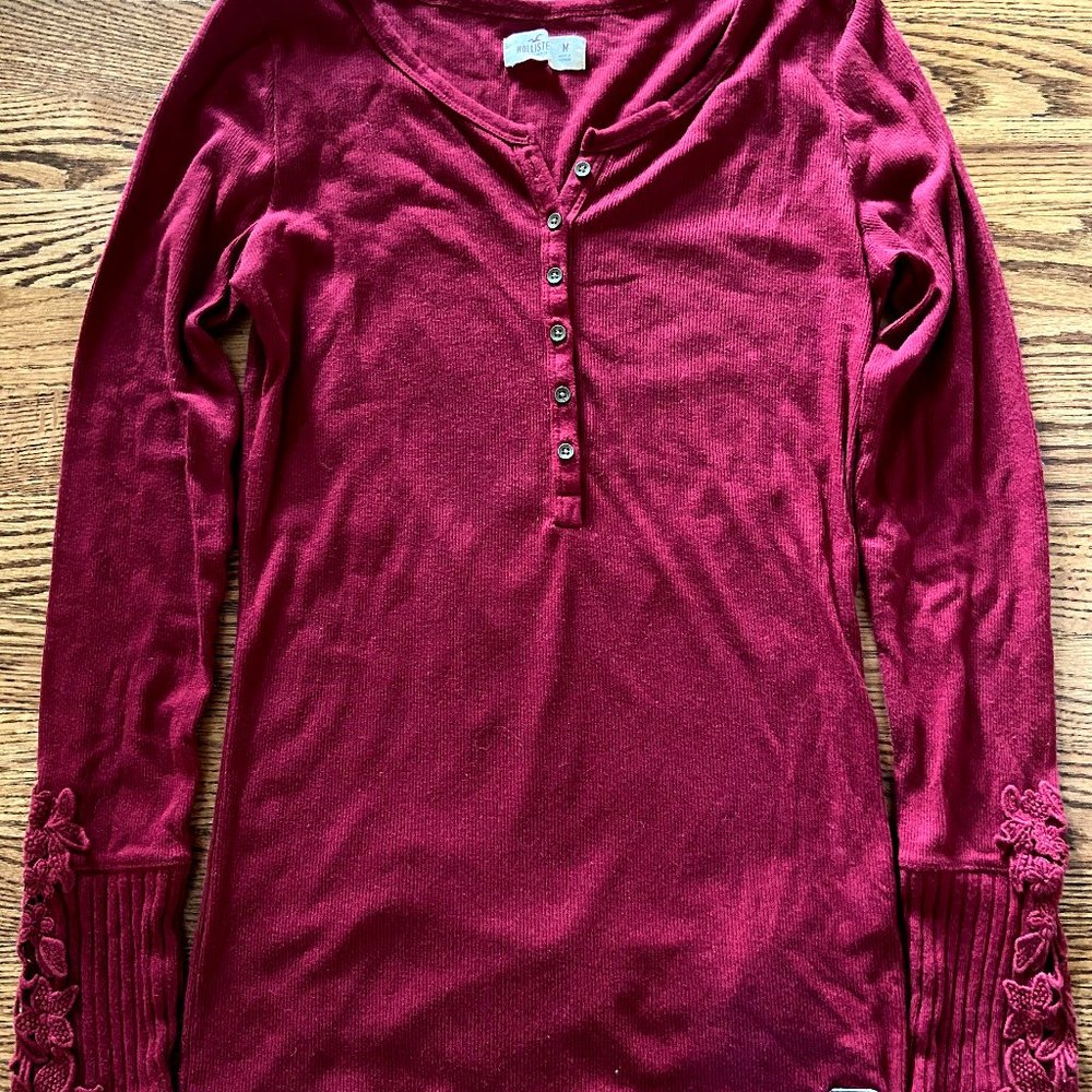-Women’s Hollister Maroon Long Sleeve Tee (…